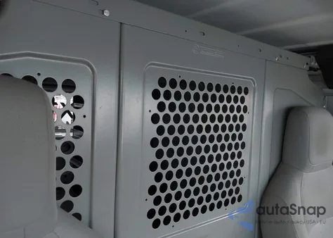 2010 Ford E-250 Commercial/Recreational z USA, uszkodzony, nr VIN 1FTNE2EL1ADA77640